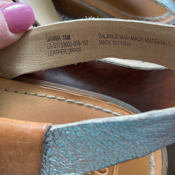 Sandals size 10 - Picture 4 of 6